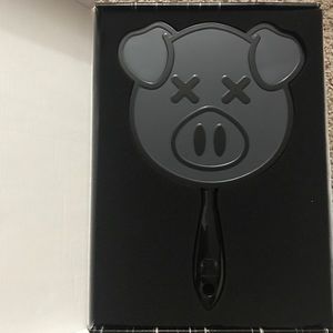 ‼️SOLD‼️Jeffree star black pig mirror